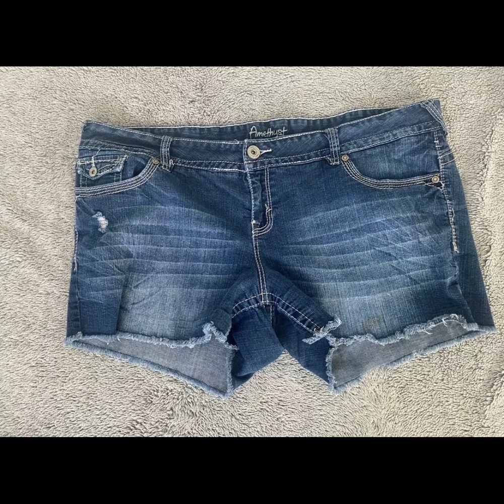 Amethyst Womens Plus Size 24 Denim Jean Shorts Frayed Hem